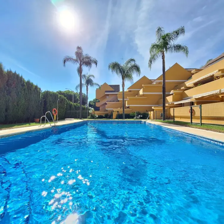 Продажа двухуровневого пентхауса в Elviria