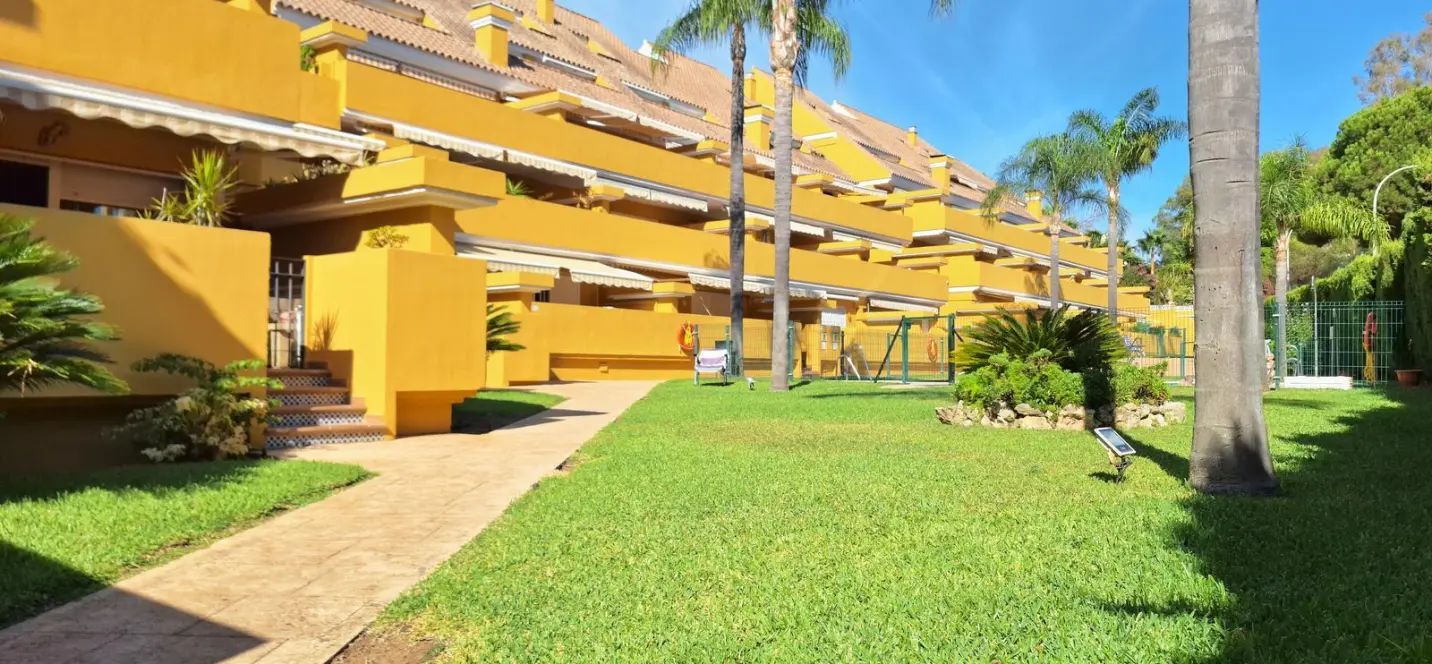 Продажа двухуровневого пентхауса в Elviria 4