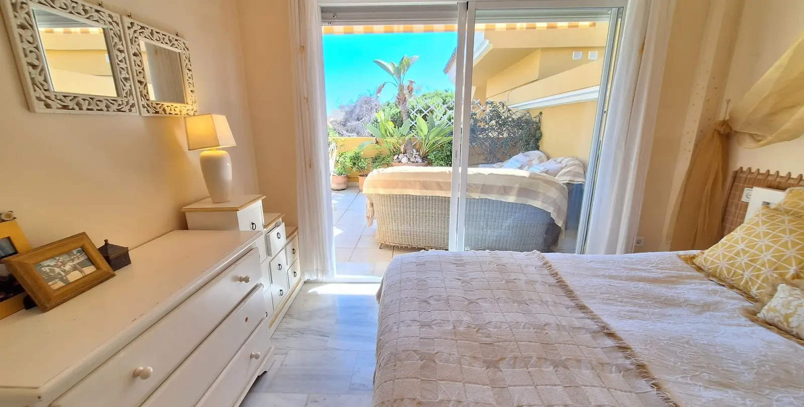 Sale of penthouse duplex in Elviria 20