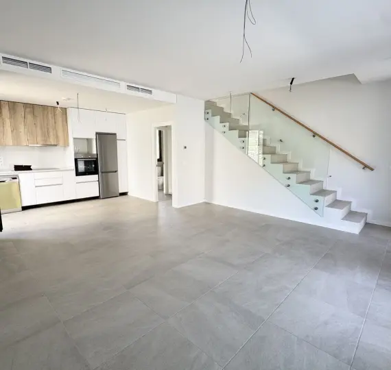 Продажа дома на две семьи в Riviera del Sol