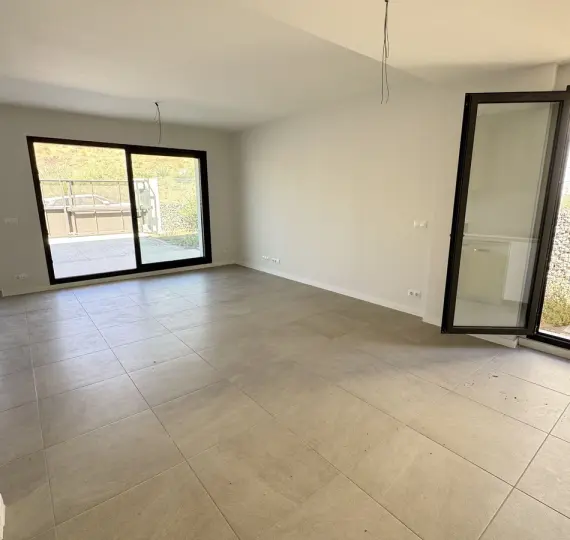 Продажа дома на две семьи в Riviera del Sol