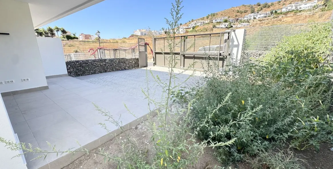 Продажа дома на две семьи в Riviera del Sol 25