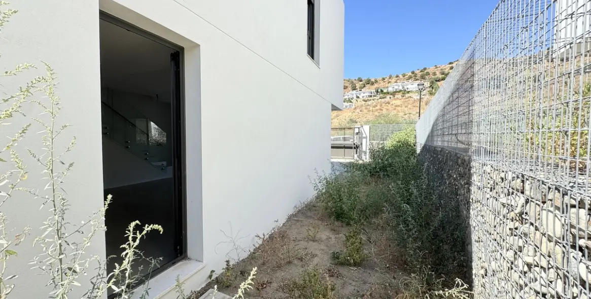 Продажа дома на две семьи в Riviera del Sol 30