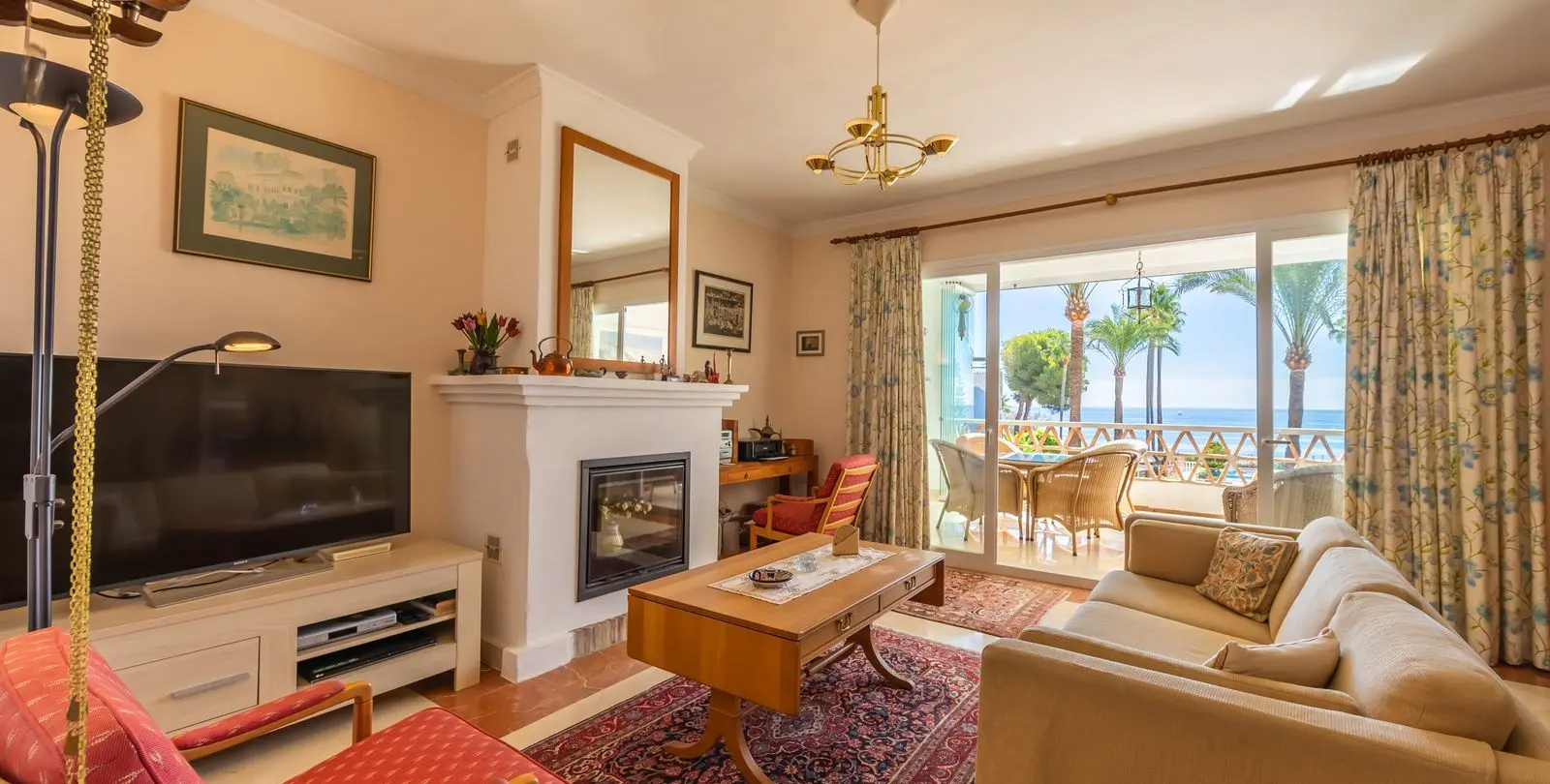 Продажа апартаментов на среднем этаже в Casares Playa 4