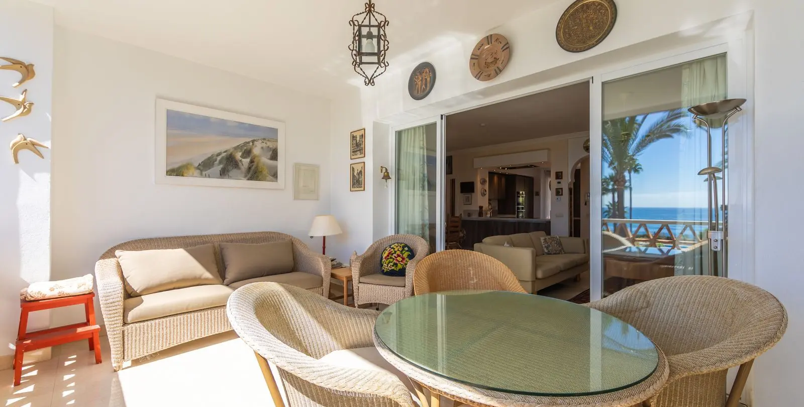 Продажа апартаментов на среднем этаже в Casares Playa 11