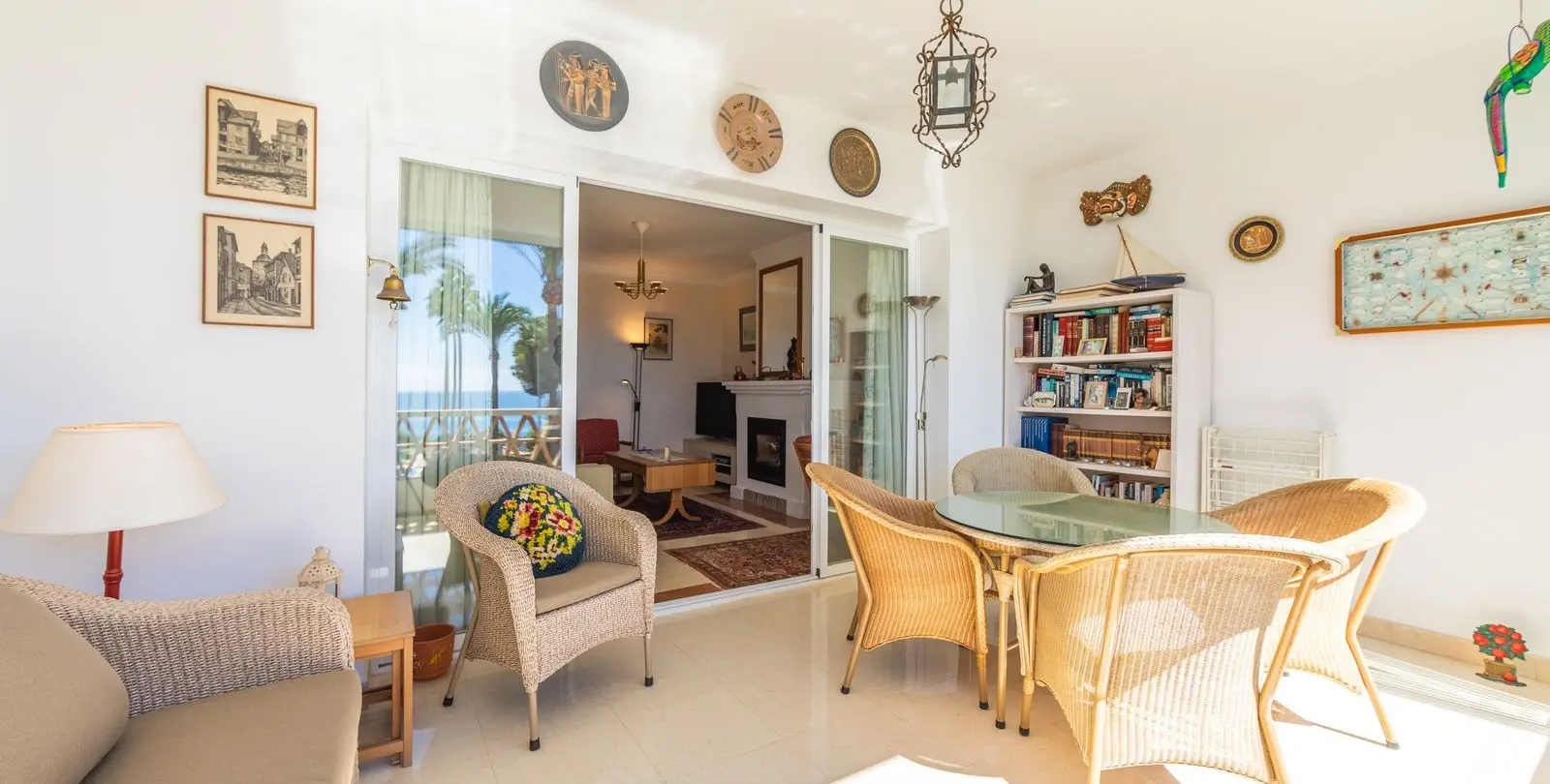 Продажа апартаментов на среднем этаже в Casares Playa 12