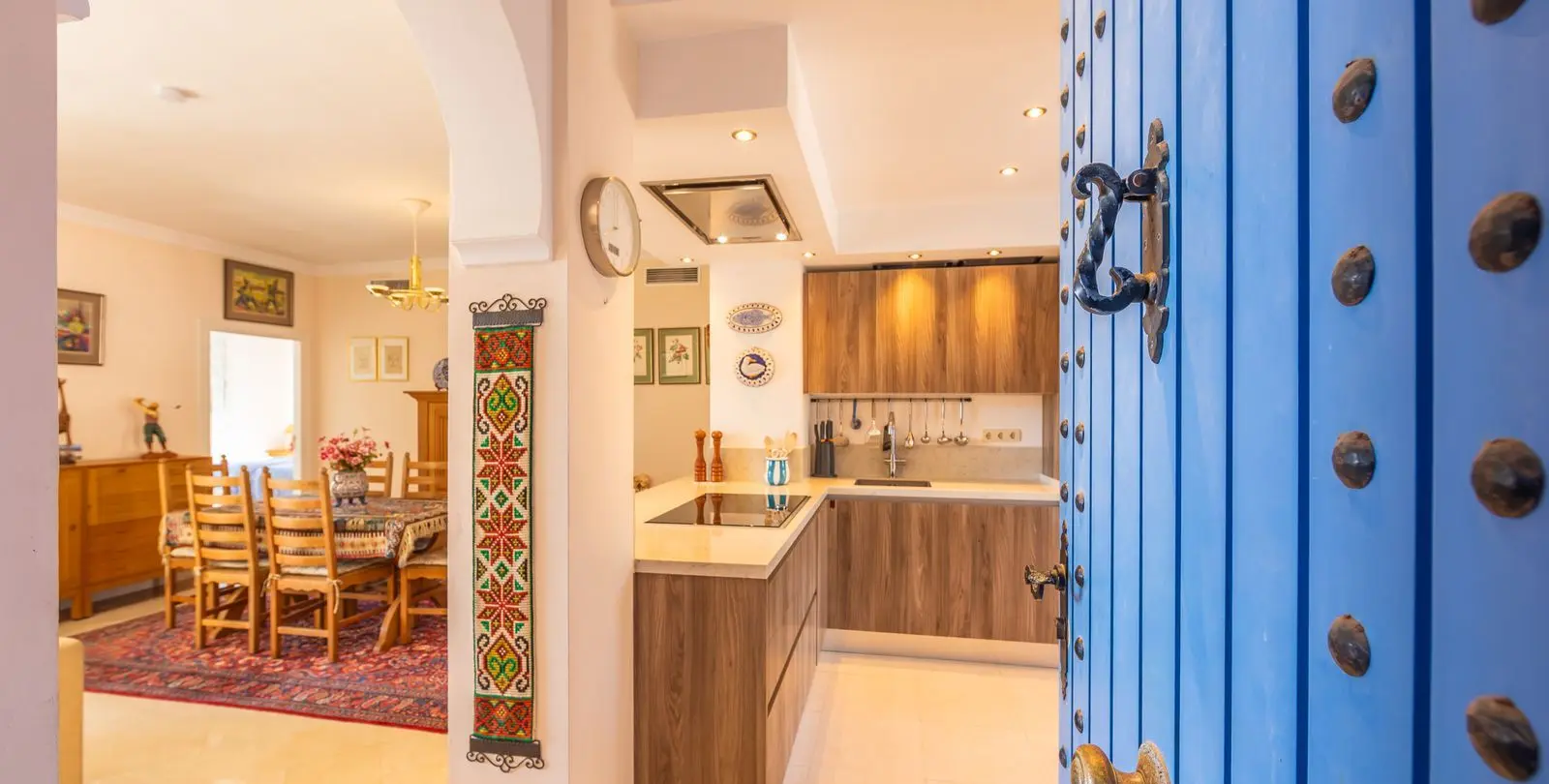 Продажа апартаментов на среднем этаже в Casares Playa 13