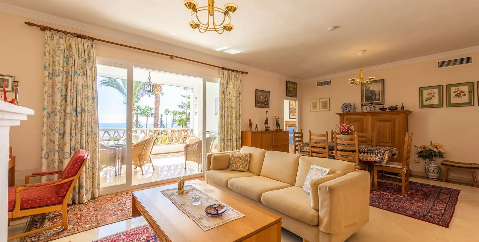 Продажа апартаментов на среднем этаже в Casares Playa 18