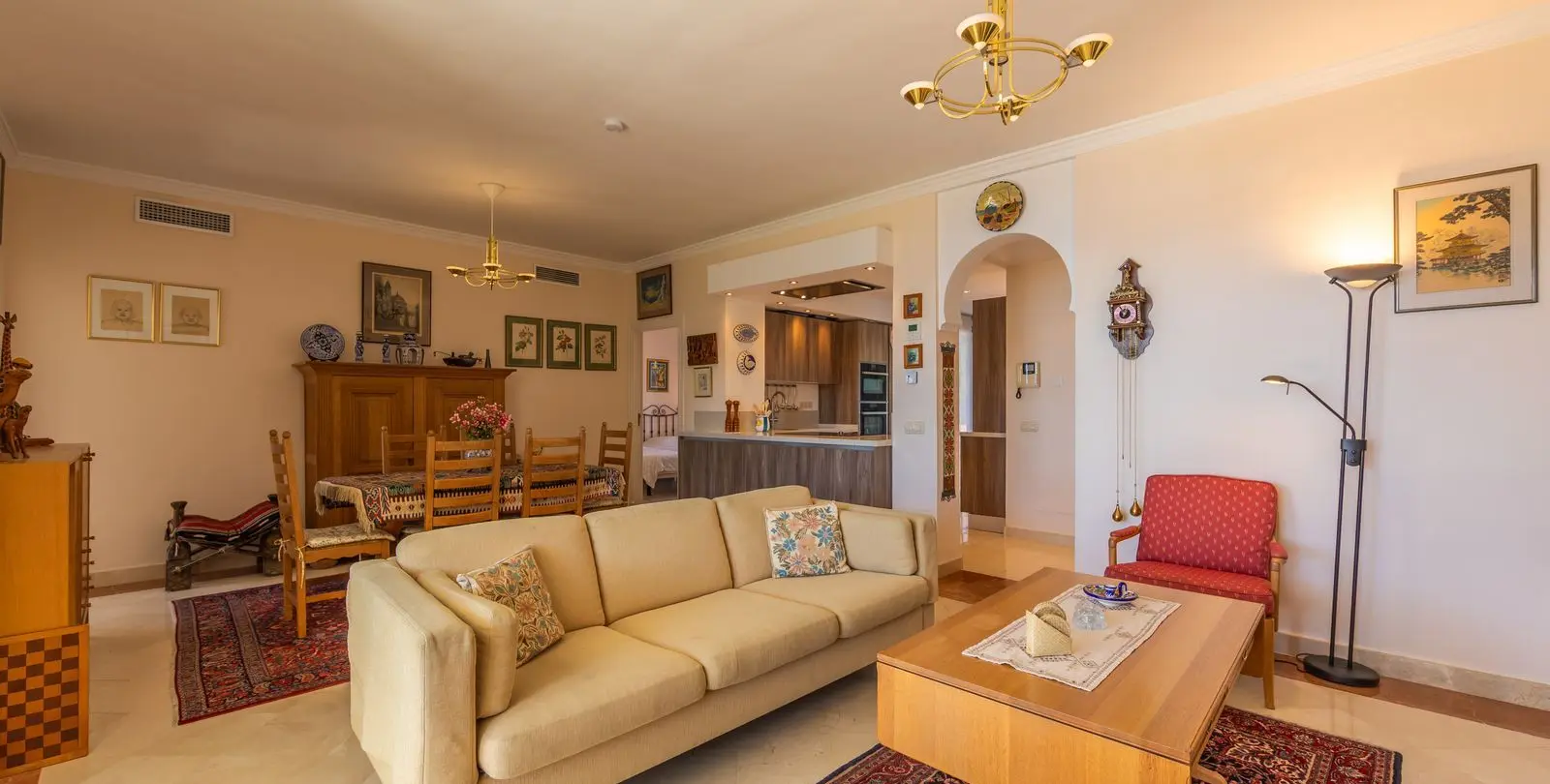 Продажа апартаментов на среднем этаже в Casares Playa 19
