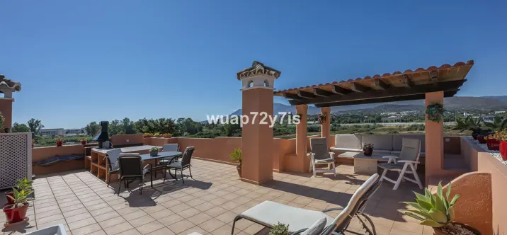 Sale of penthouse in Estepona 0