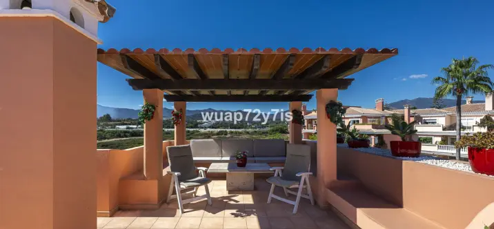 Sale of penthouse in Estepona 1