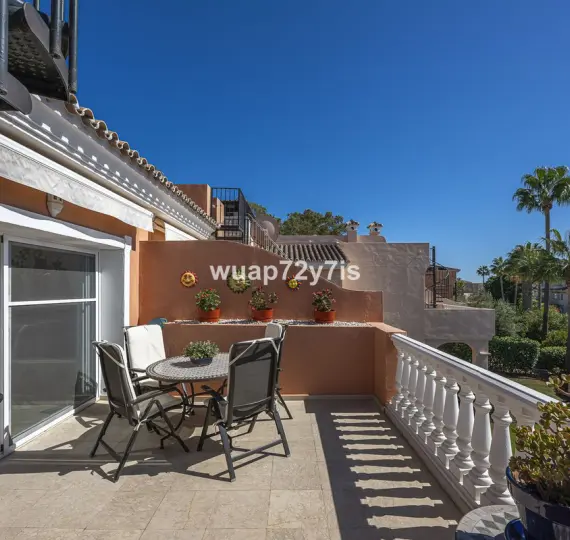 Sale of penthouse in Estepona