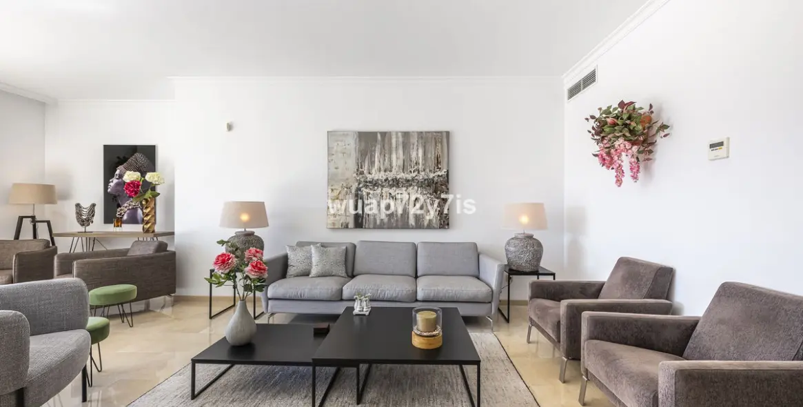 Sale of penthouse in Estepona 7