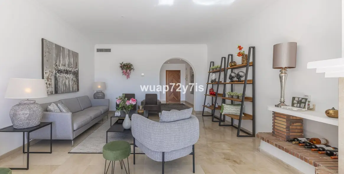 Sale of penthouse in Estepona 10