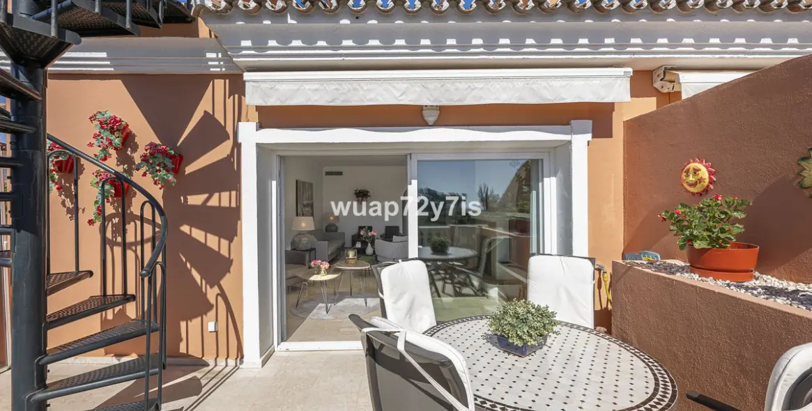 Sale of penthouse in Estepona 12