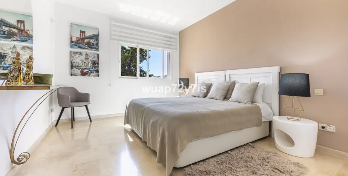 Sale of penthouse in Estepona 19