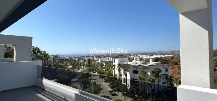 Sale of penthouse in Estepona 0