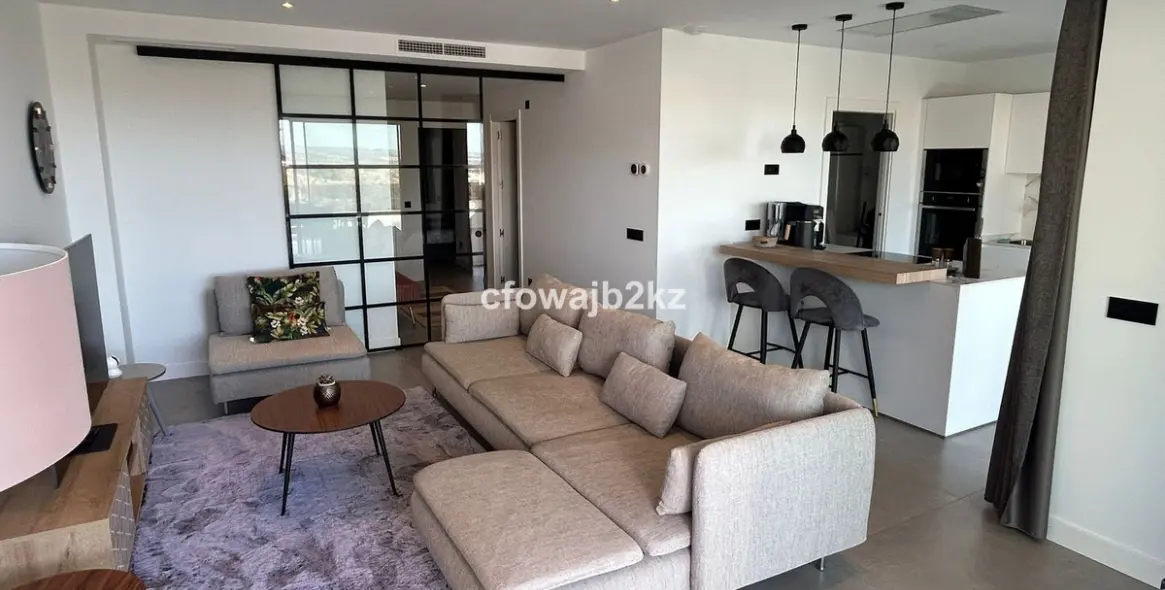 Sale of penthouse in Estepona 3