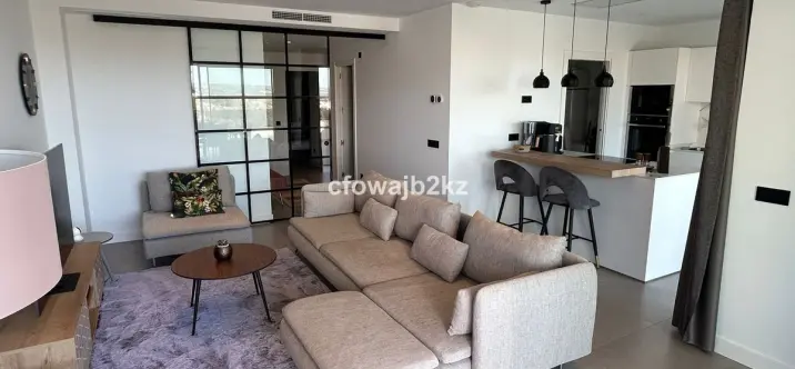 Sale of penthouse in Estepona 2