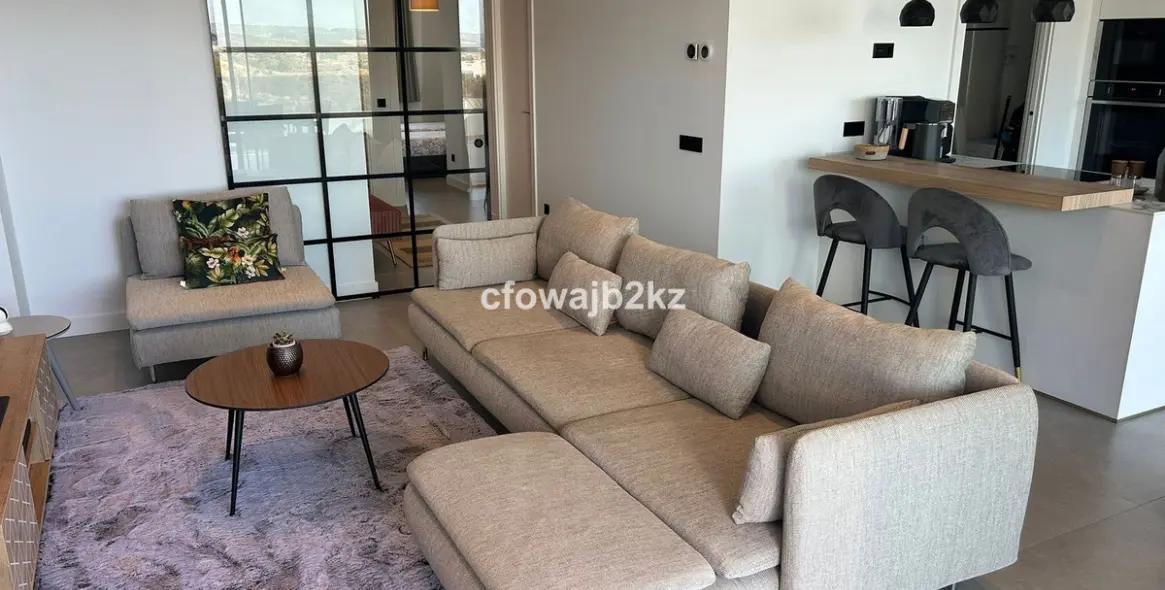 Sale of penthouse in Estepona 4