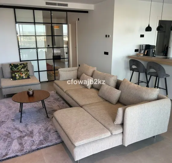 Sale of penthouse in Estepona