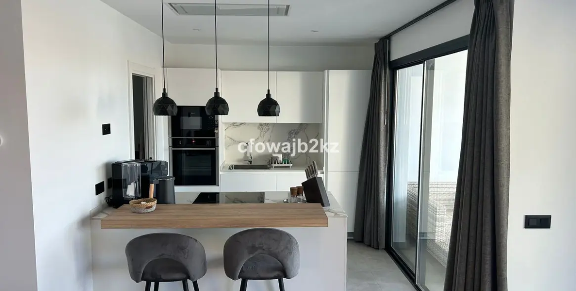 Sale of penthouse in Estepona 8