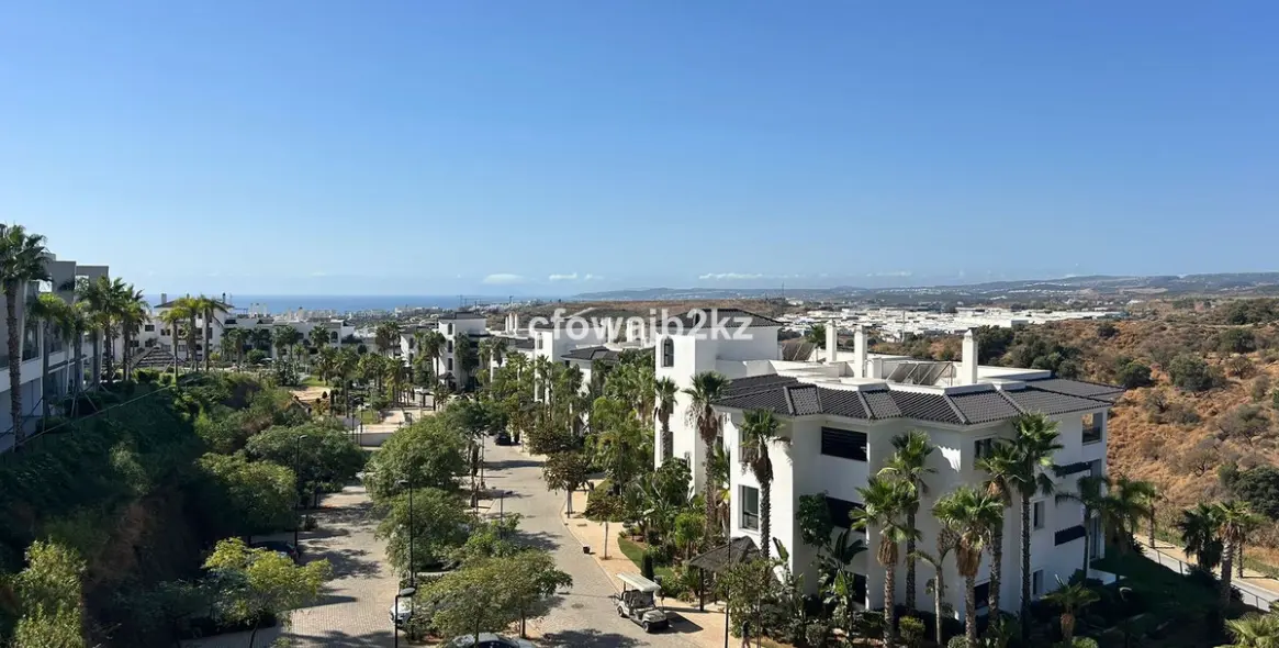 Sale of penthouse in Estepona 12
