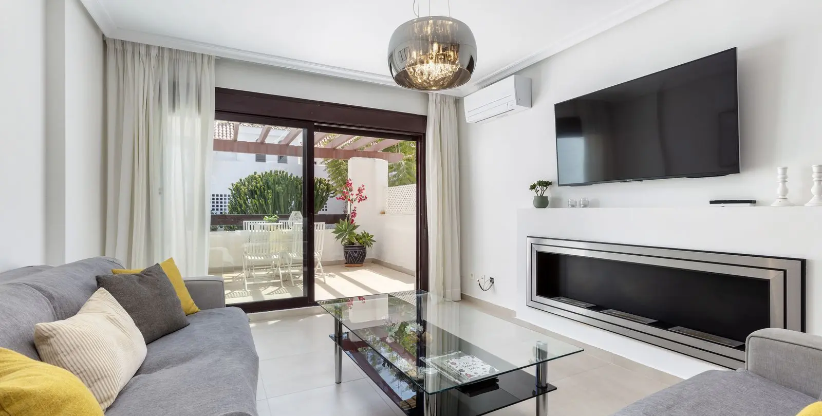 Venta de apartamento en planta baja en Nueva Andalucía 2