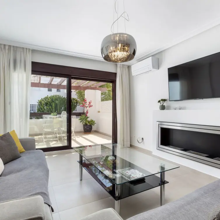 Venta de apartamento en planta baja en Nueva Andalucía