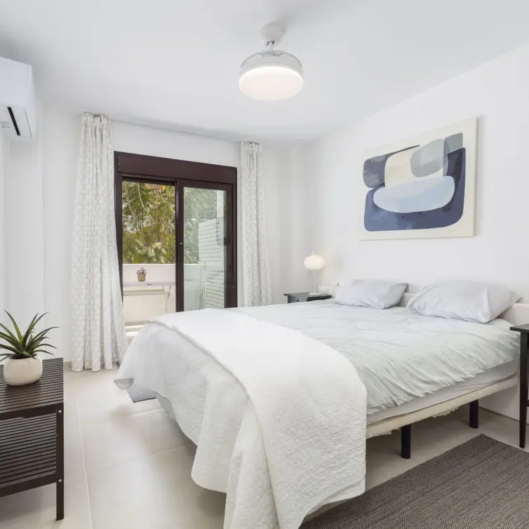 Venta de apartamento en planta baja en Nueva Andalucía