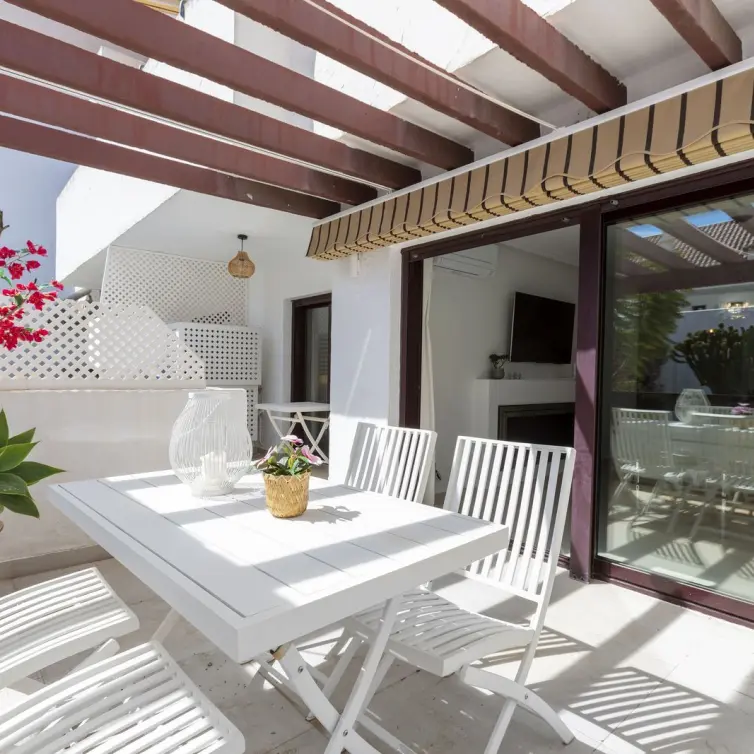 Venta de apartamento en planta baja en Nueva Andalucía