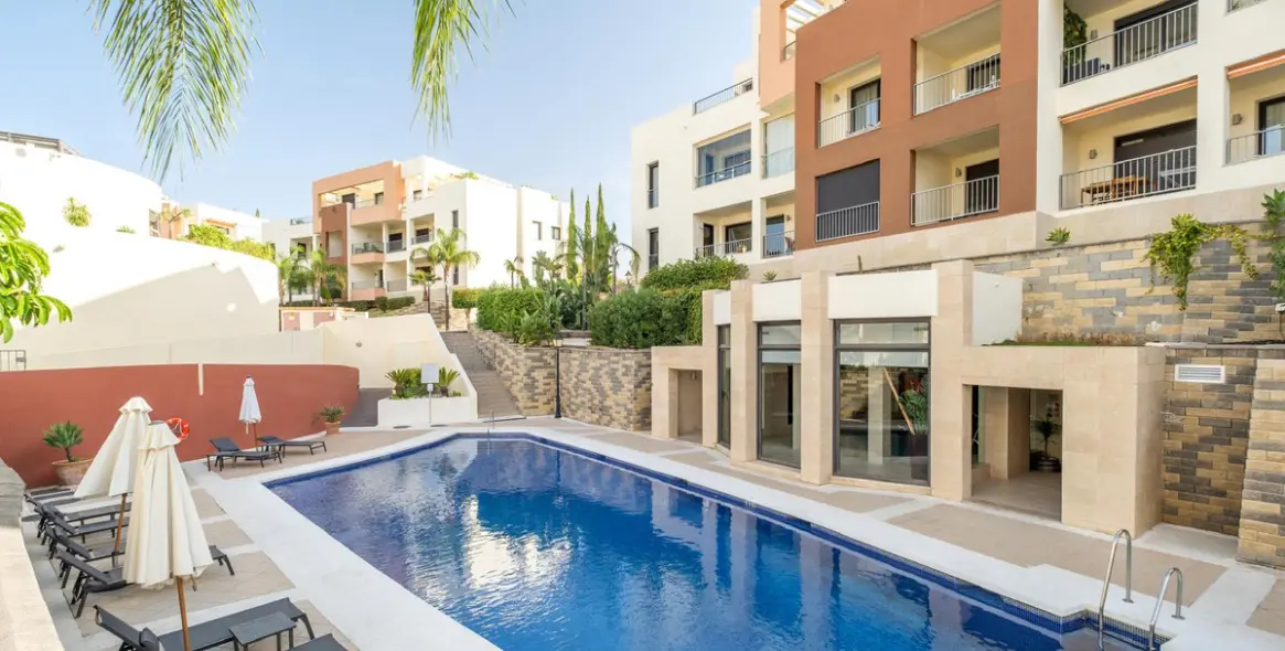 Long-term rent of middle floor apartment in Altos de los Monteros 3