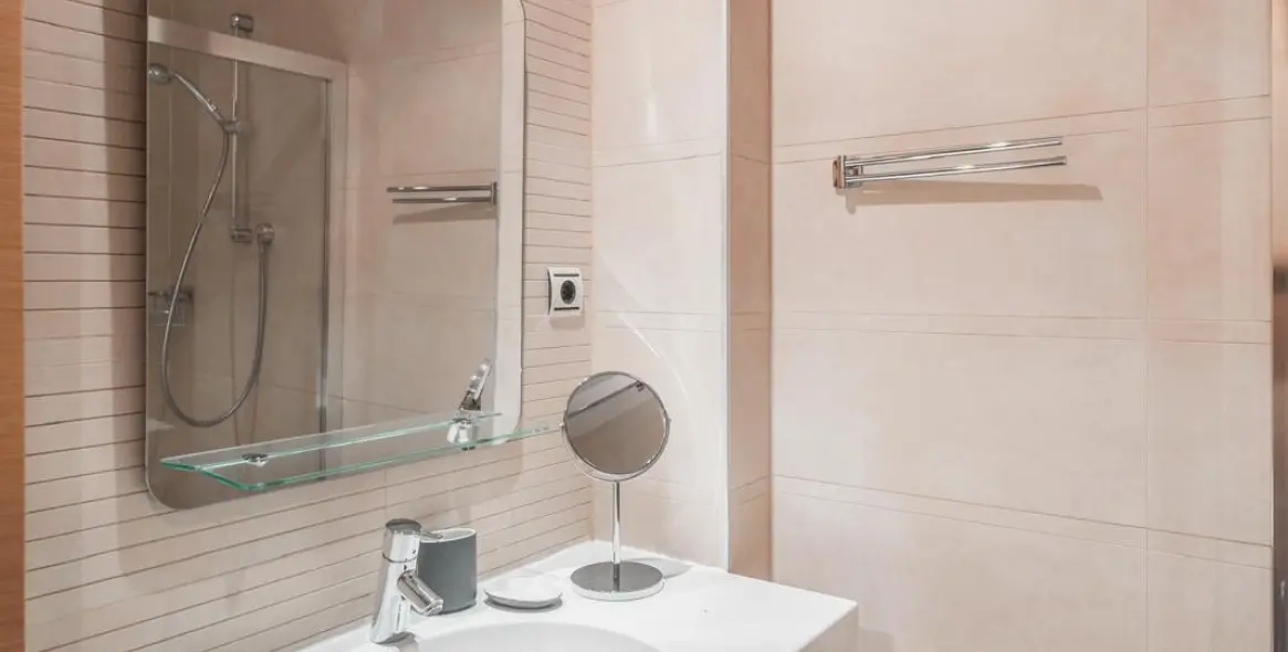 Long-term rent of middle floor apartment in Altos de los Monteros 4