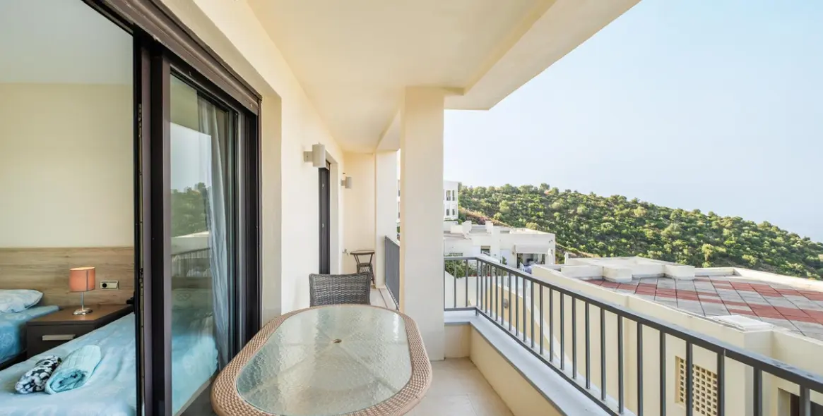 Long-term rent of middle floor apartment in Altos de los Monteros 7