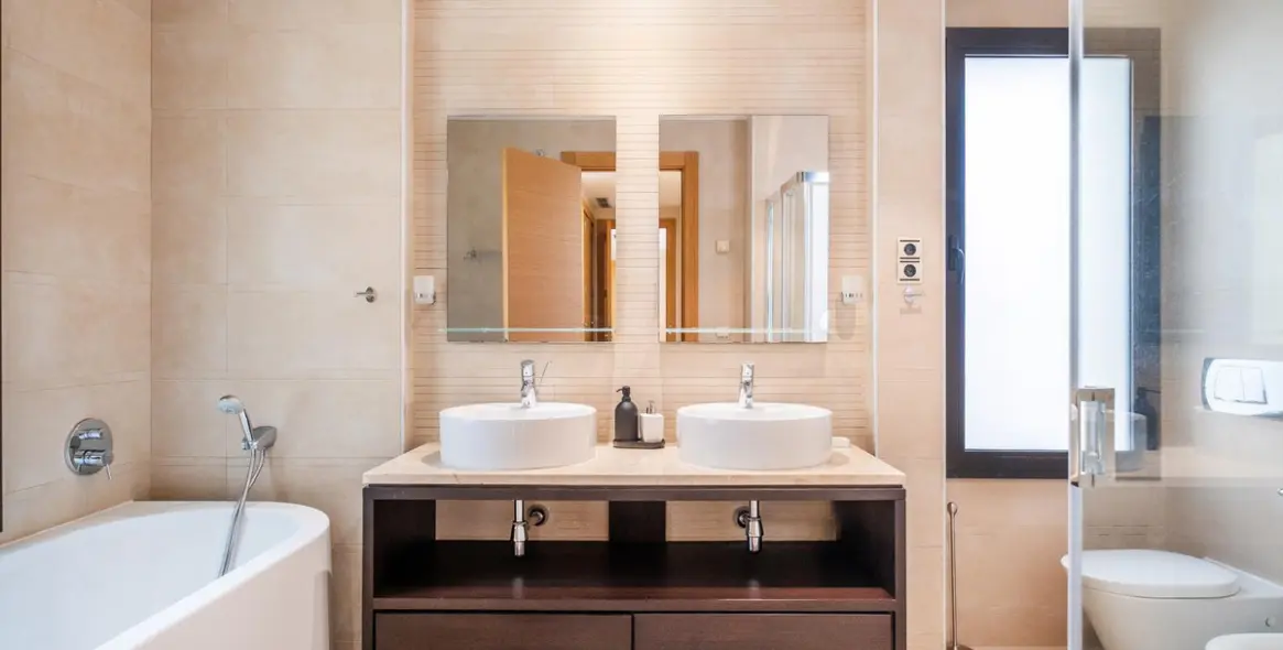 Long-term rent of middle floor apartment in Altos de los Monteros 20