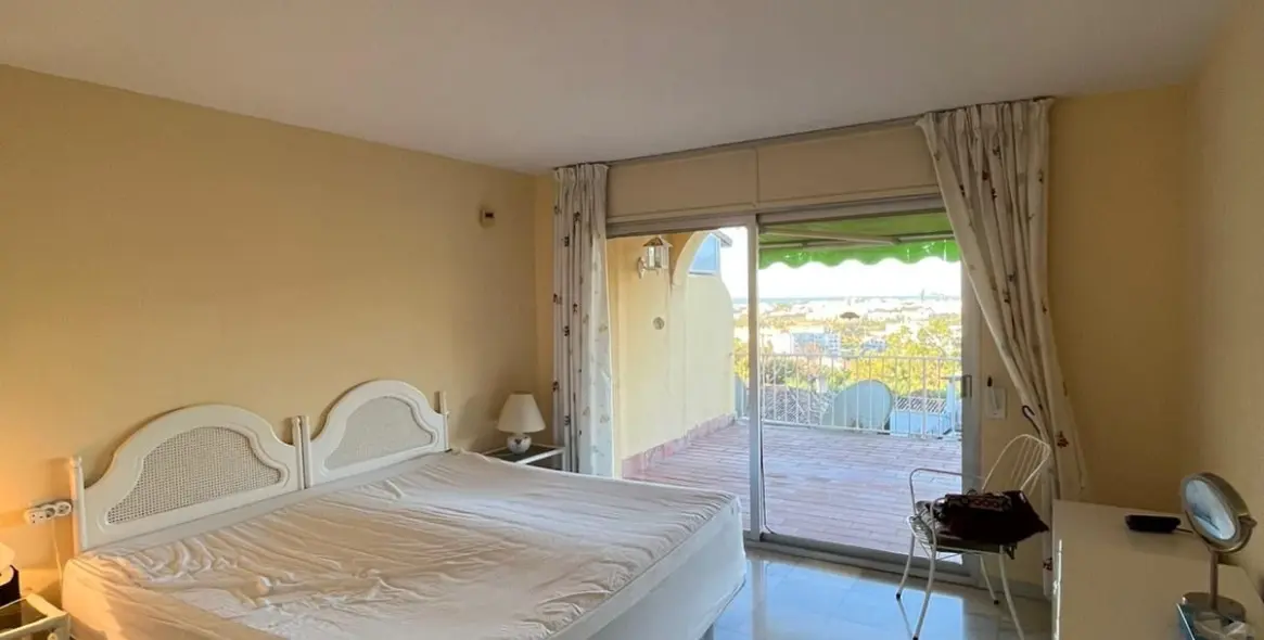 Sale of duplex in Nueva Andalucía 5