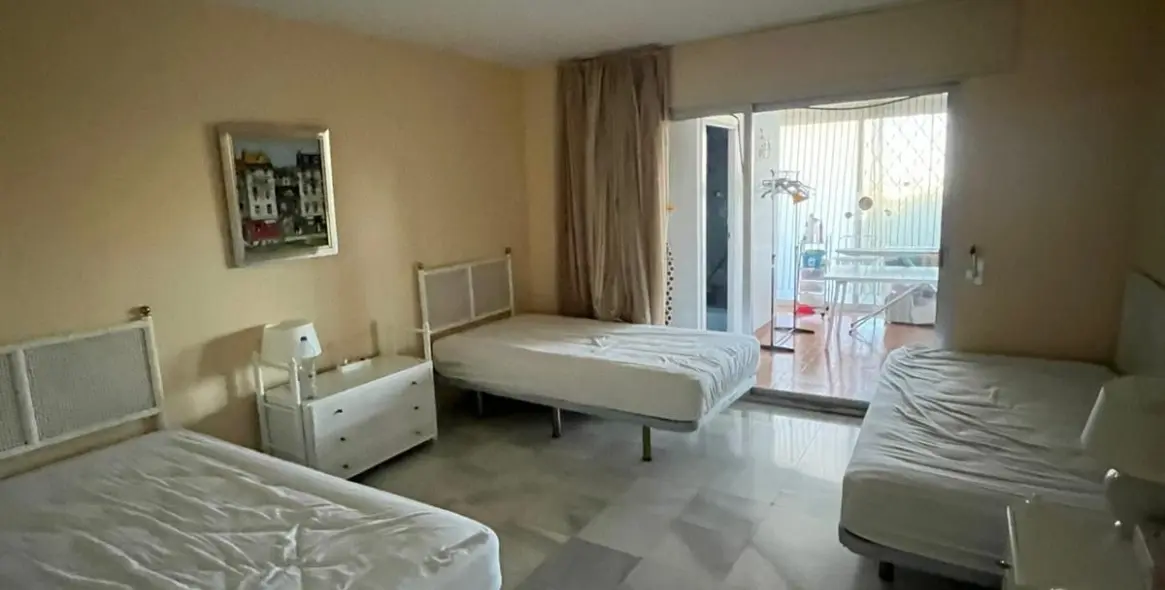 Sale of duplex in Nueva Andalucía 9