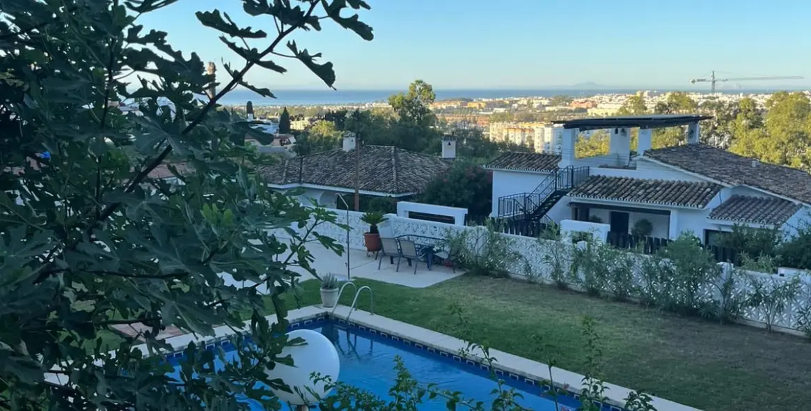Sale of duplex in Nueva Andalucía 20