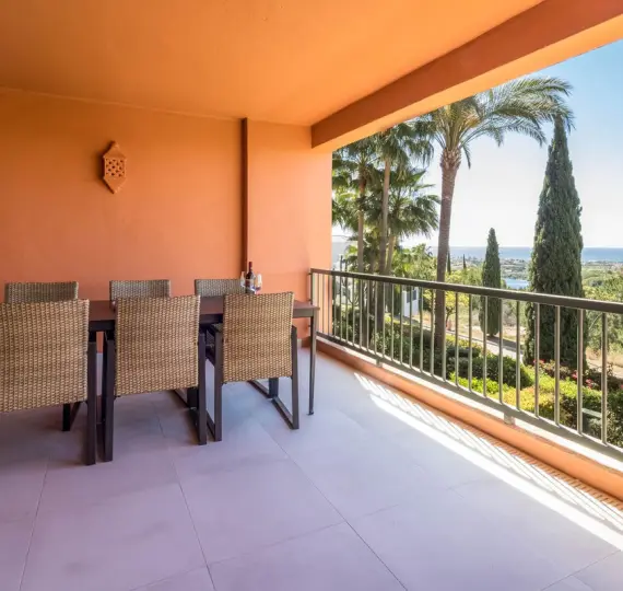 Sale of middle floor apartment in Los Flamingos