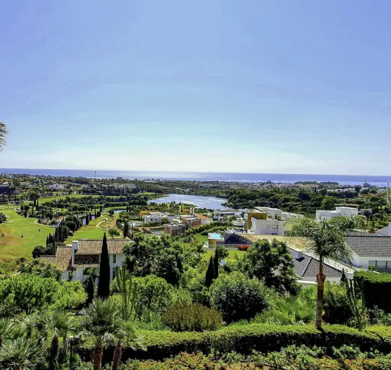 Sale of middle floor apartment in Los Flamingos