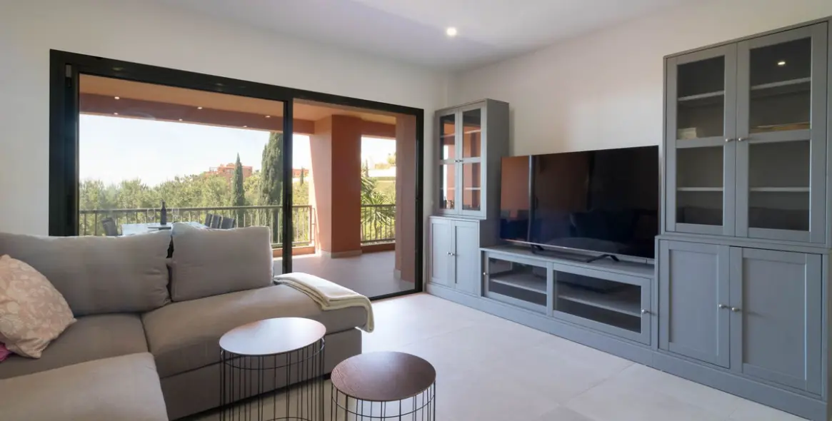 Sale of middle floor apartment in Los Flamingos 4