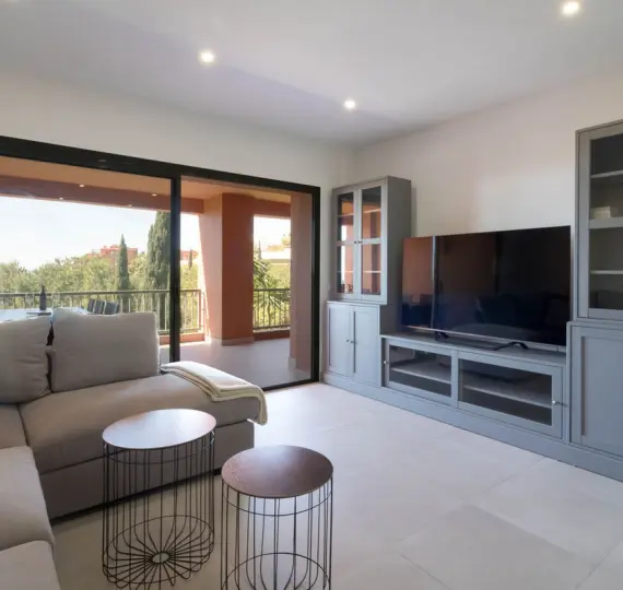 Sale of middle floor apartment in Los Flamingos