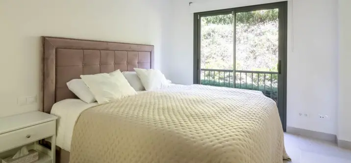 Sale of middle floor apartment in Los Flamingos 4