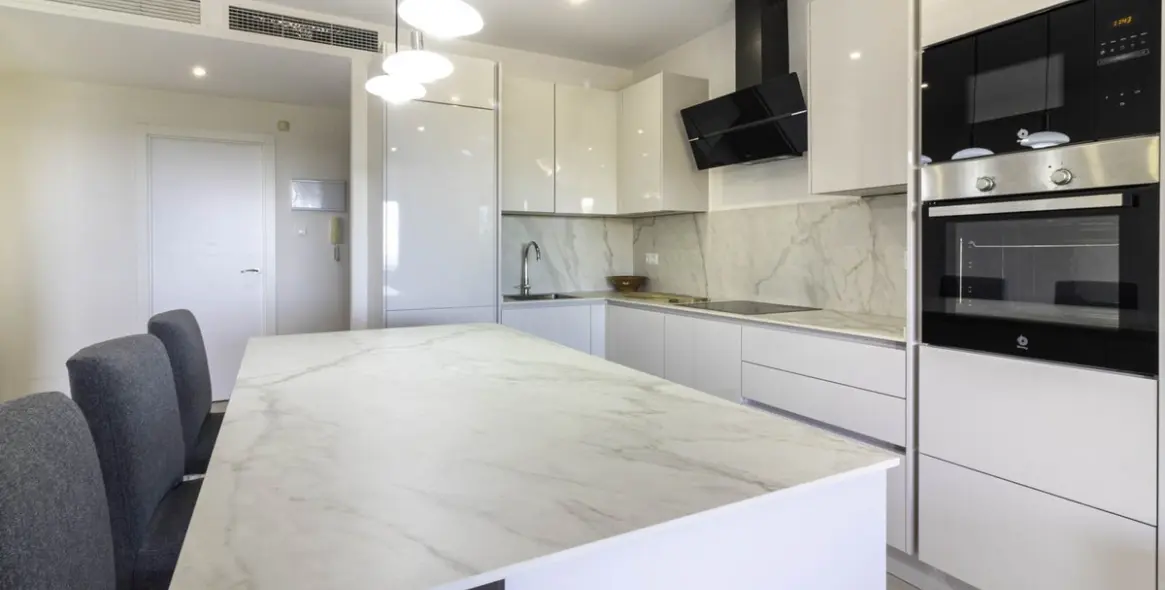 Sale of middle floor apartment in Los Flamingos 8