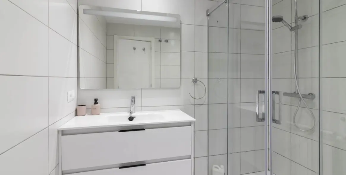 Sale of middle floor apartment in Los Flamingos 14