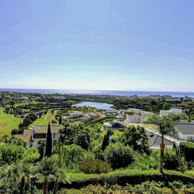 Sale of middle floor apartment in Los Flamingos
