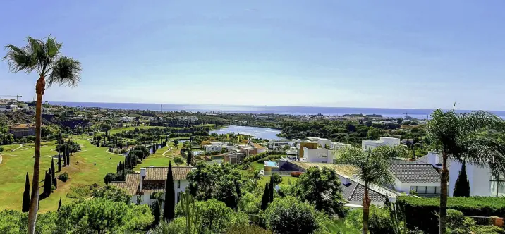 Sale of middle floor apartment in Los Flamingos 1