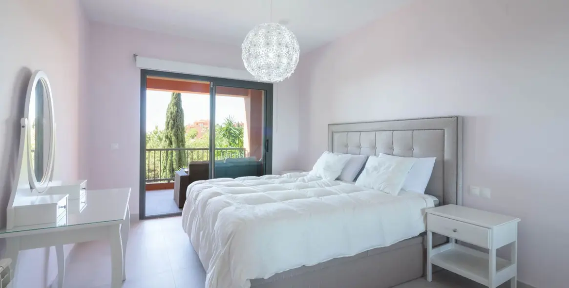 Sale of middle floor apartment in Los Flamingos 6