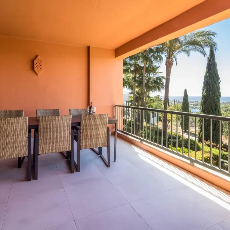 Venta de apartamento en planta media en Los Flamingos
