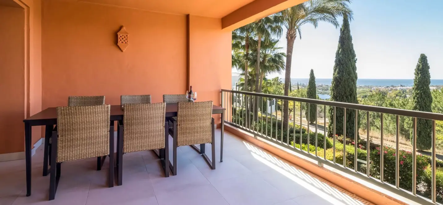 Venta de apartamento en planta media en Los Flamingos 2